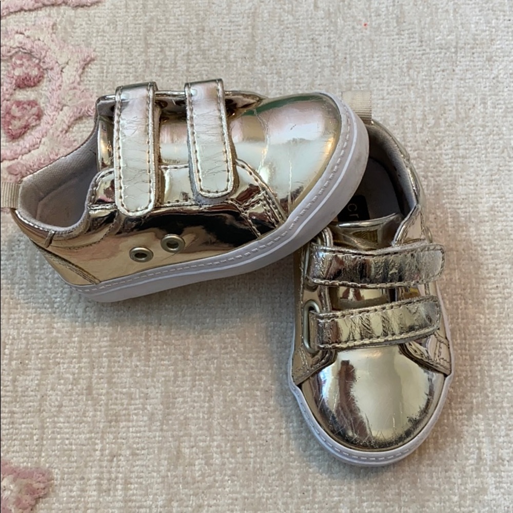 Crazy 8 gold metallic sneakers
